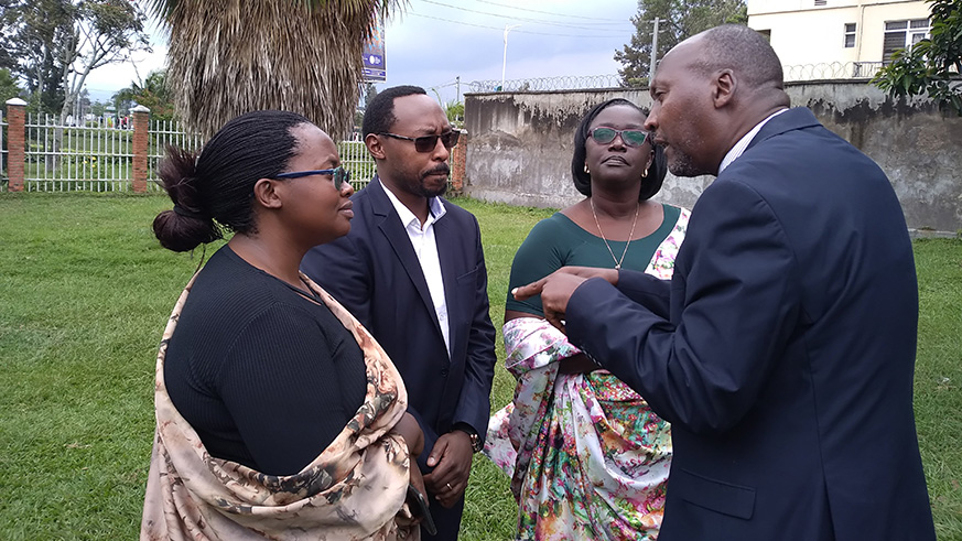 Northern Province executive secretary advises the new Musanze District executive committee just after they sworn in. Ru00e9gis Umurengezi