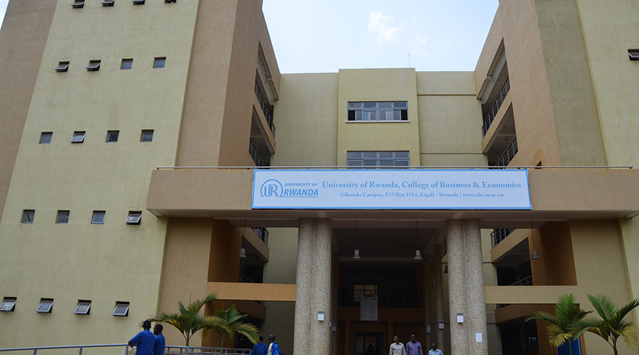 Students of the University of Rwanda have decried the delay by the Development Bank of Rwanda (BRD) in disbursing their monthly living allowances. / Sam Ngendahimana