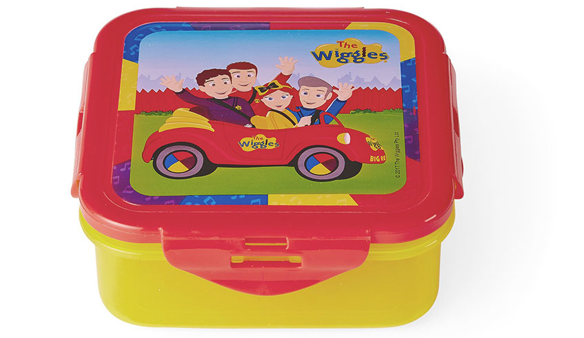 Character-licensed lunch boxes have not gone out of style. Net photo.