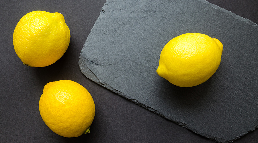 Experts say lemon contains potassium which helps in controlling high blood pressure, dizziness, and nausea, as it provides a calming sensation to the mind and body.