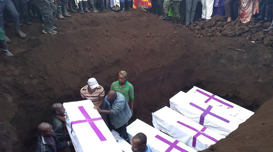 Victims are laid to rest in Musanze Sector, Musanze District yesterday. / Ru00e9gis Umurengezi