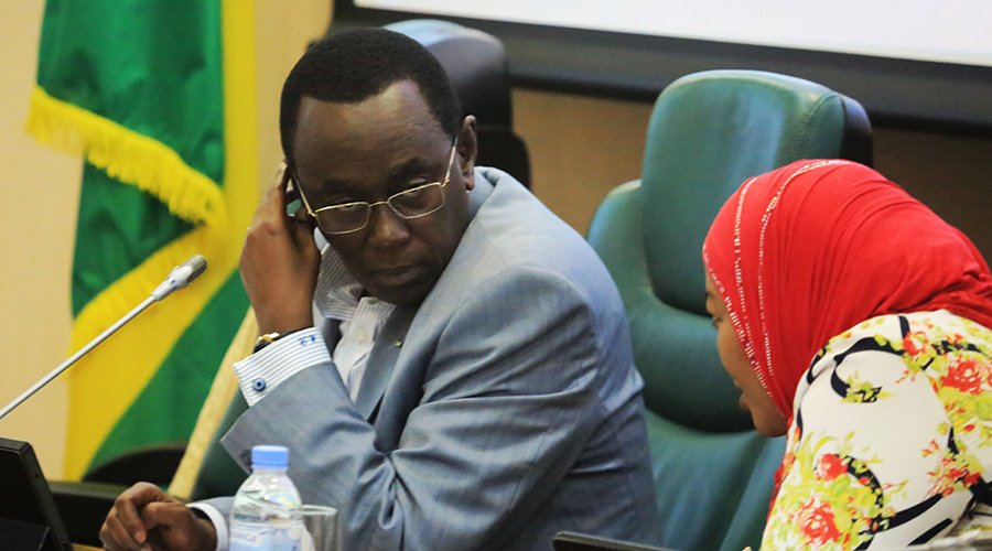 Former President of the Senate Bernard Makuza consults outgoing vice president Fatou Harerimana during a session last month. / Sam Ngendahimana