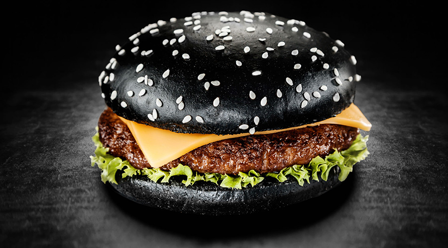 A black cheese burger. / Net