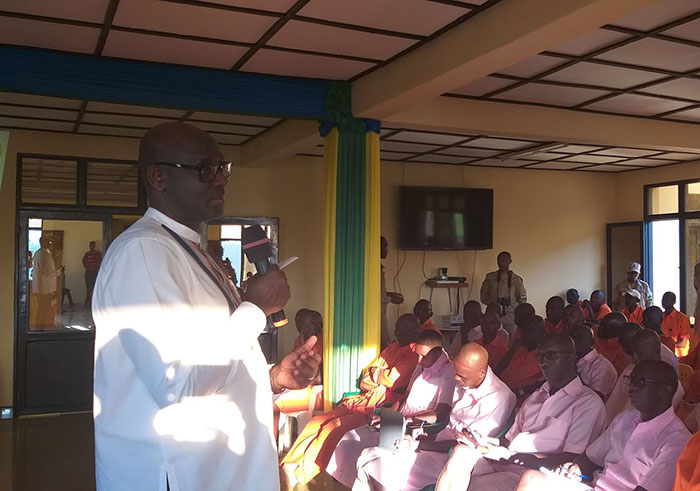 Minister Johnston Busingye delivering his remarks at Nyarugenge Prison/ Evariste  Nsengimana