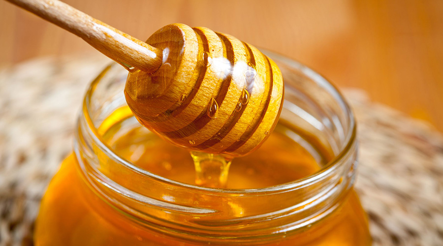 Experts say honey can help treat skin conditions, like psoriasis. / Net photo