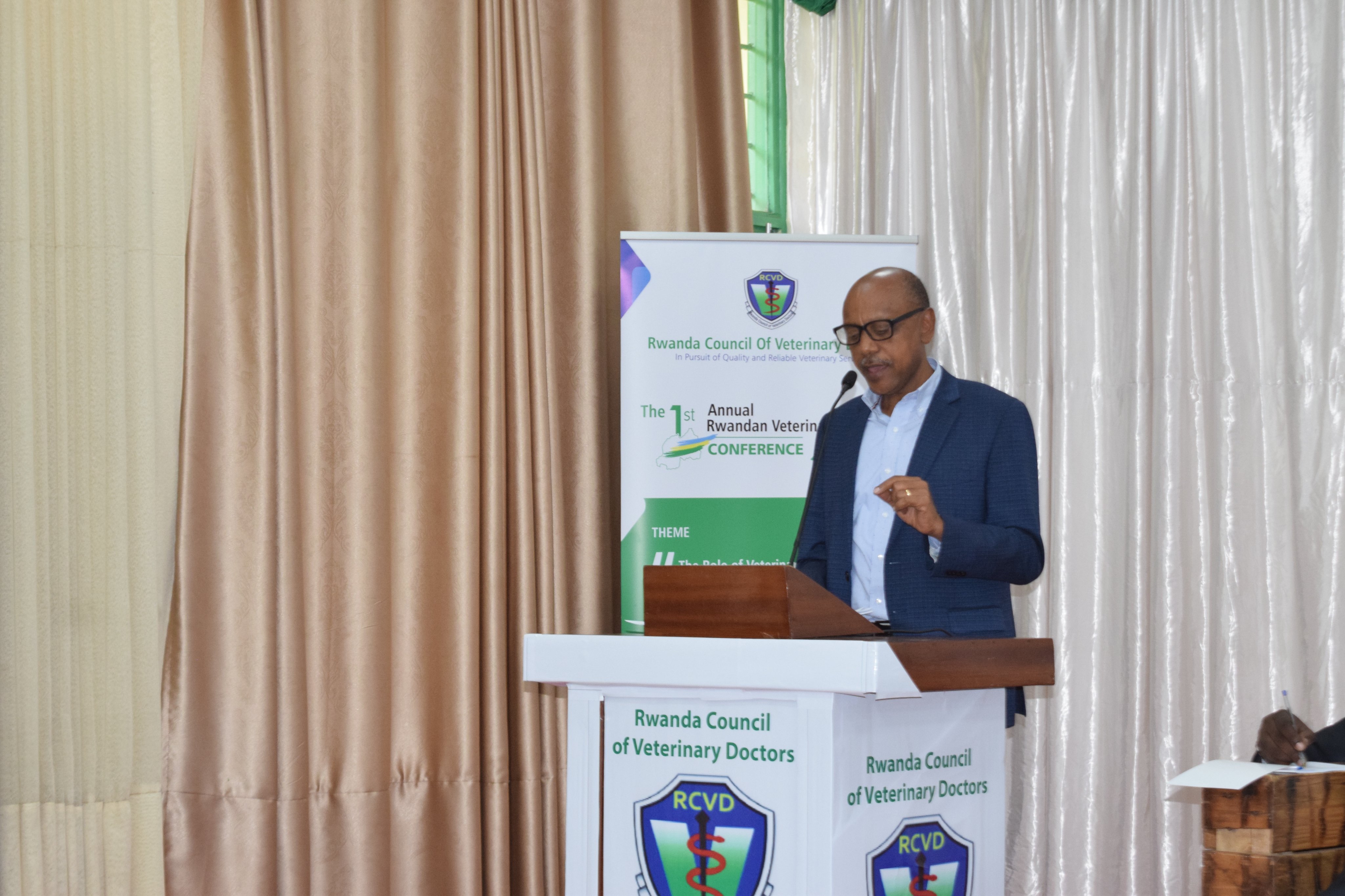 Dr. Theogen Rutagwenda, from the Ministry of Agriculture and Animal Resources speaks at the conference.