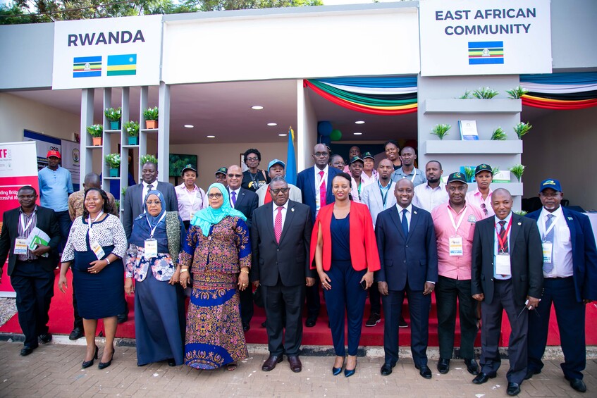 Minister of Trade and Industry, Soraya HakuzumuremyiÂ with other EAC participantsÂ ofÂ theÂ 20thÂ Micro-Small and Medium Enterprises Expo in Kigali. Emmanuel Kwizera