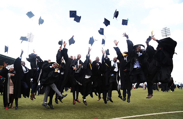 Graduates of the University of Rwandau2019s sixth graduation ceremony held at Huye Stadium in Huye District, Southern Province on November 8. / Sam Ngendahimana