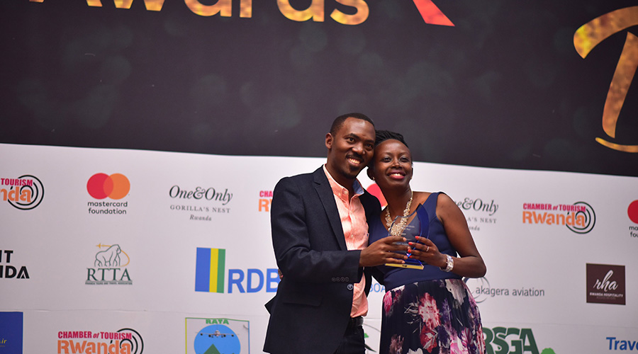 Jackline Busingye wins best female guide of the year 2019. 