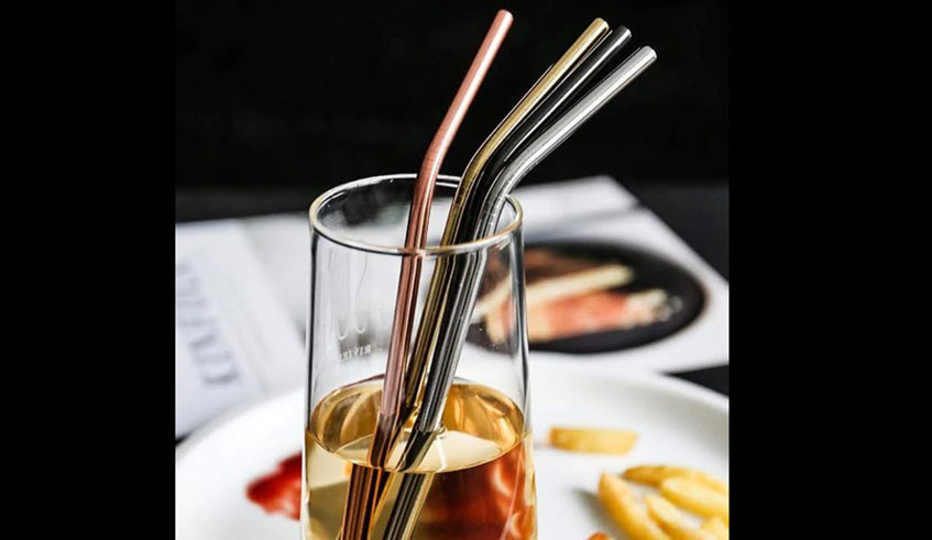Metallic straws are replacing plastic straws because of their pollution to the environment. Net photo.
