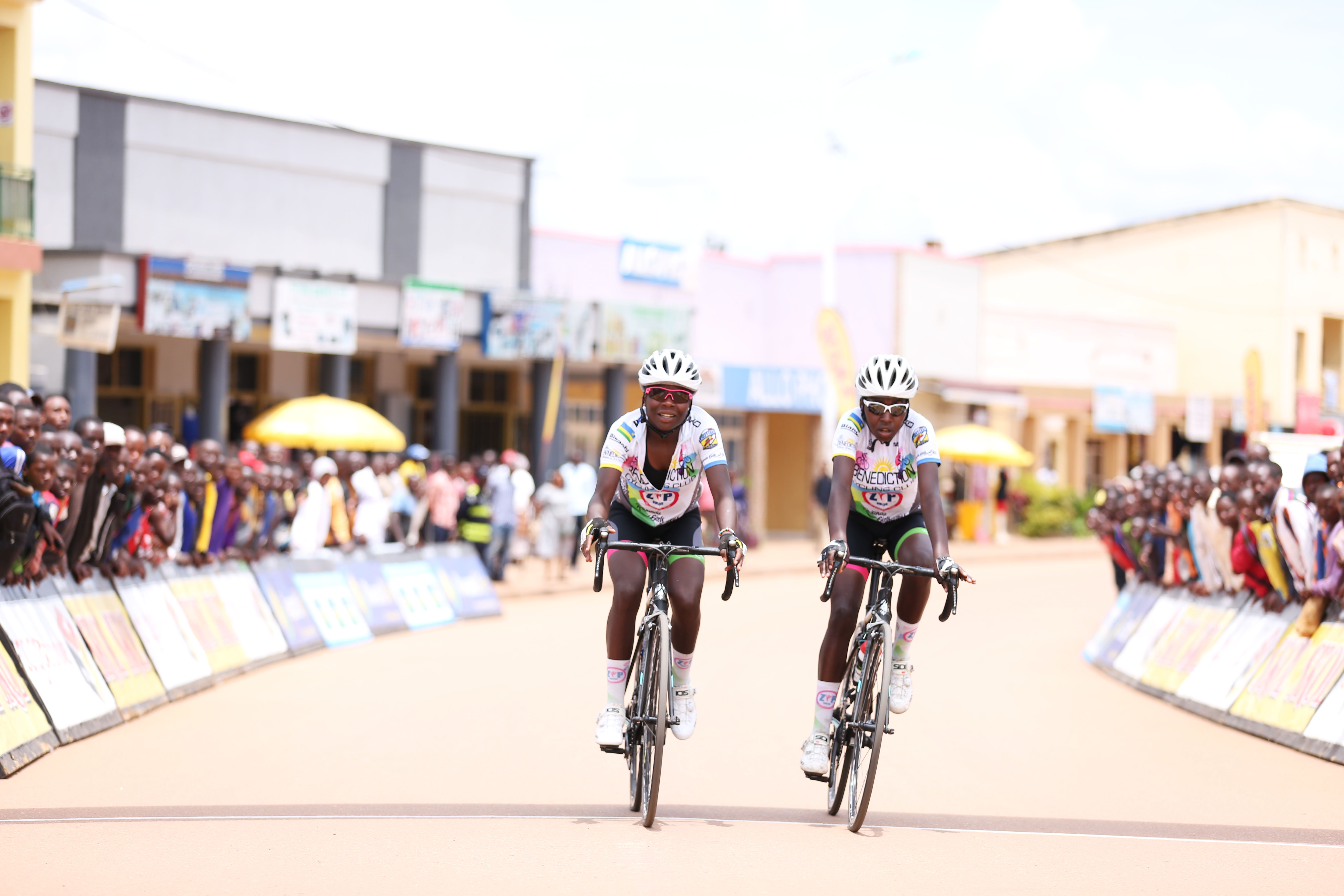 Diane Ingabire was crowned as the winner of the 5th Rwanda Cycling Cup last Saturday. Sam Ngendahimana