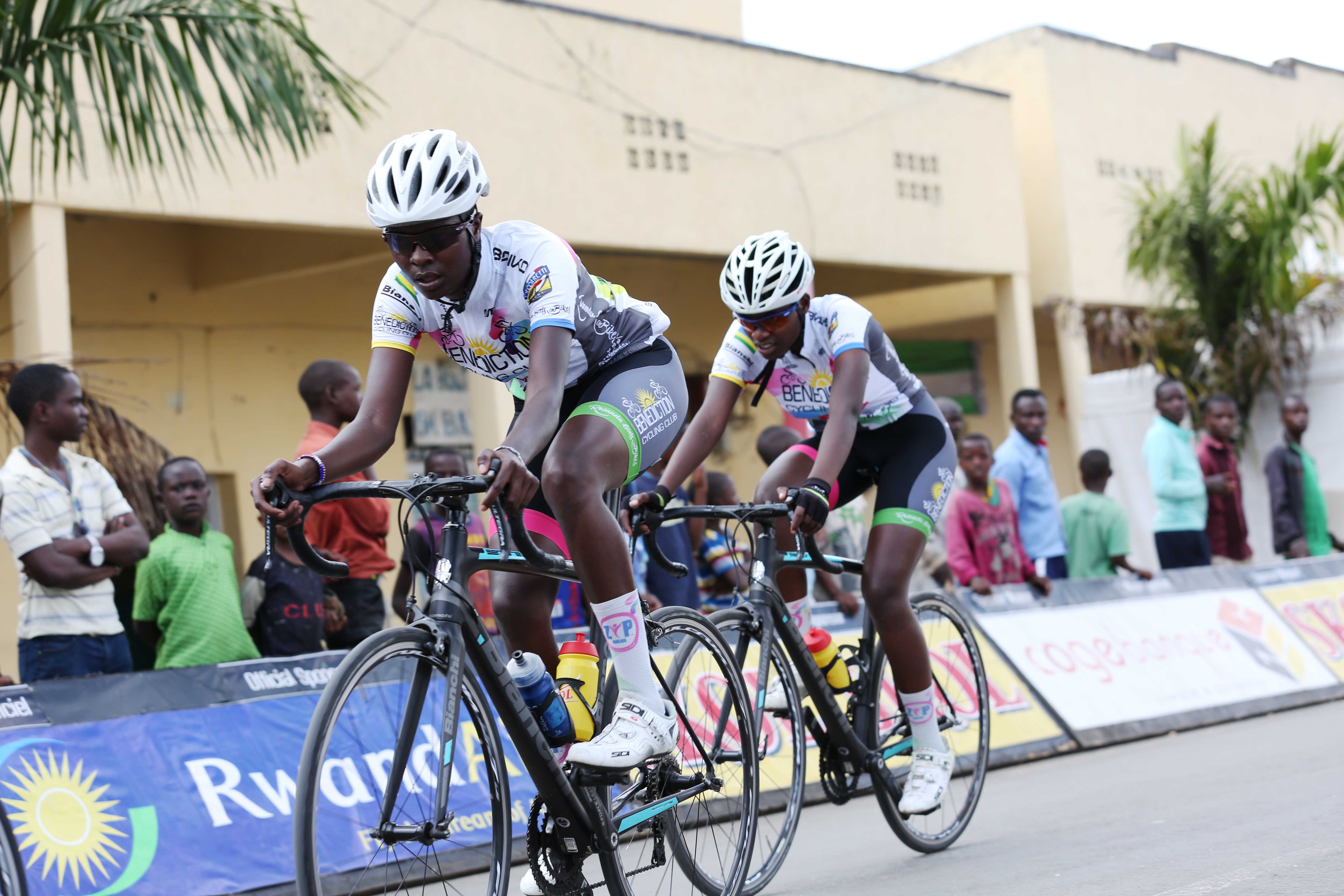 Diane Ingabire was crowned as the winner of the 5th Rwanda Cycling Cup last Saturday. Sam Ngendahimana