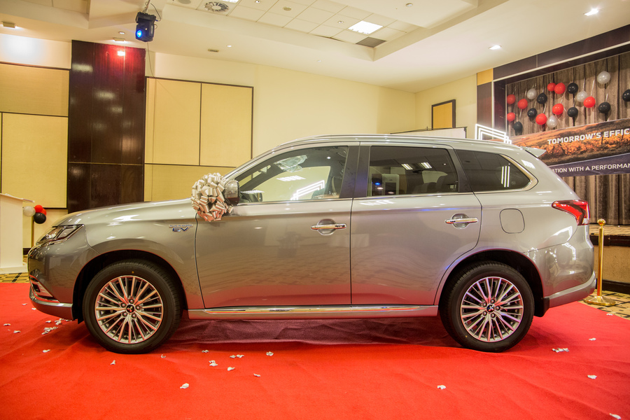 The Mitsubishi Outlander PHEV was unveiled for the first time in Africa in a colorful ceremony organized by authorized Mitsubishi distributor, Victoria Motors Rwanda LTD on 20 December at the Kigali Serena Hotel. / Dan Nsengiyumva