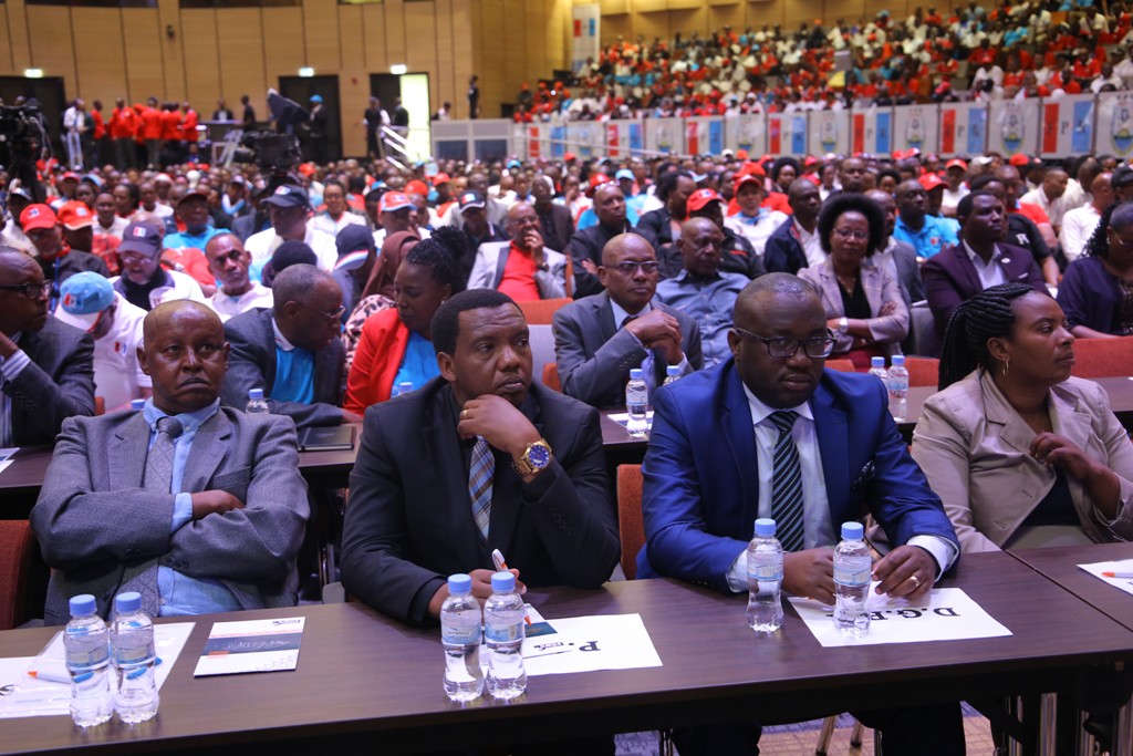 President Paul Kagame, RPF-Inkotanyi Chairman; Vice-Chairman Christophe Bazivamo (left); and Secretary-General François Ngarambe, during the party’s 14th Congress at Intare Conference Arena in Kigali on Saturday. / Village Urugwiro President Paul Kagame, RPF-Inkotanyi Chairman; Vice-Chairman Christophe Bazivamo (left); and Secretary-General François Ngarambe, during the party’s 14th Congress at Intare Conference Arena in Kigali on Saturday. / Village Urugwiro