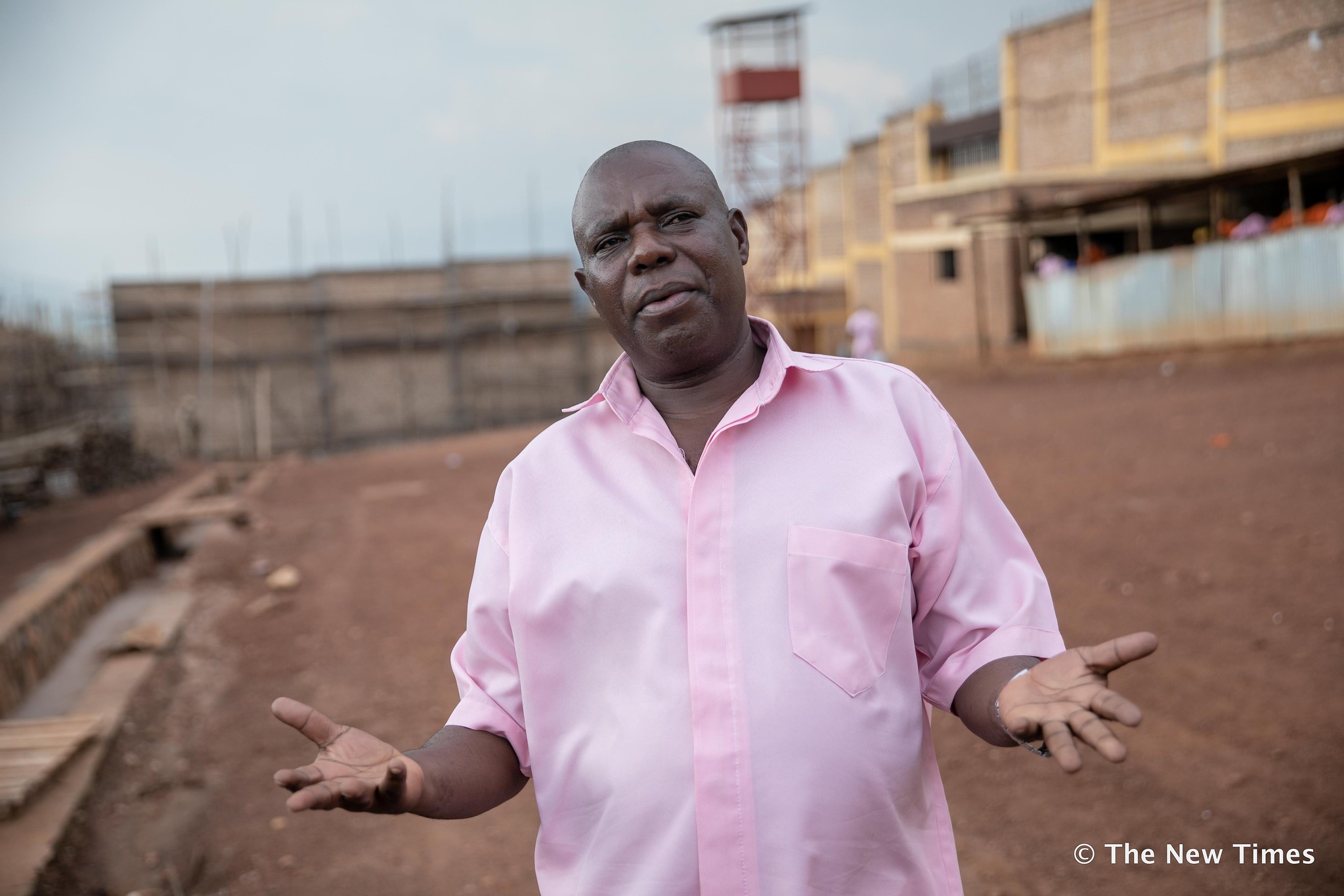 Genocide suspect Vincent Murekezi speaks to The New Times from Nyarugenge Prison in Mageragere on Friday. 