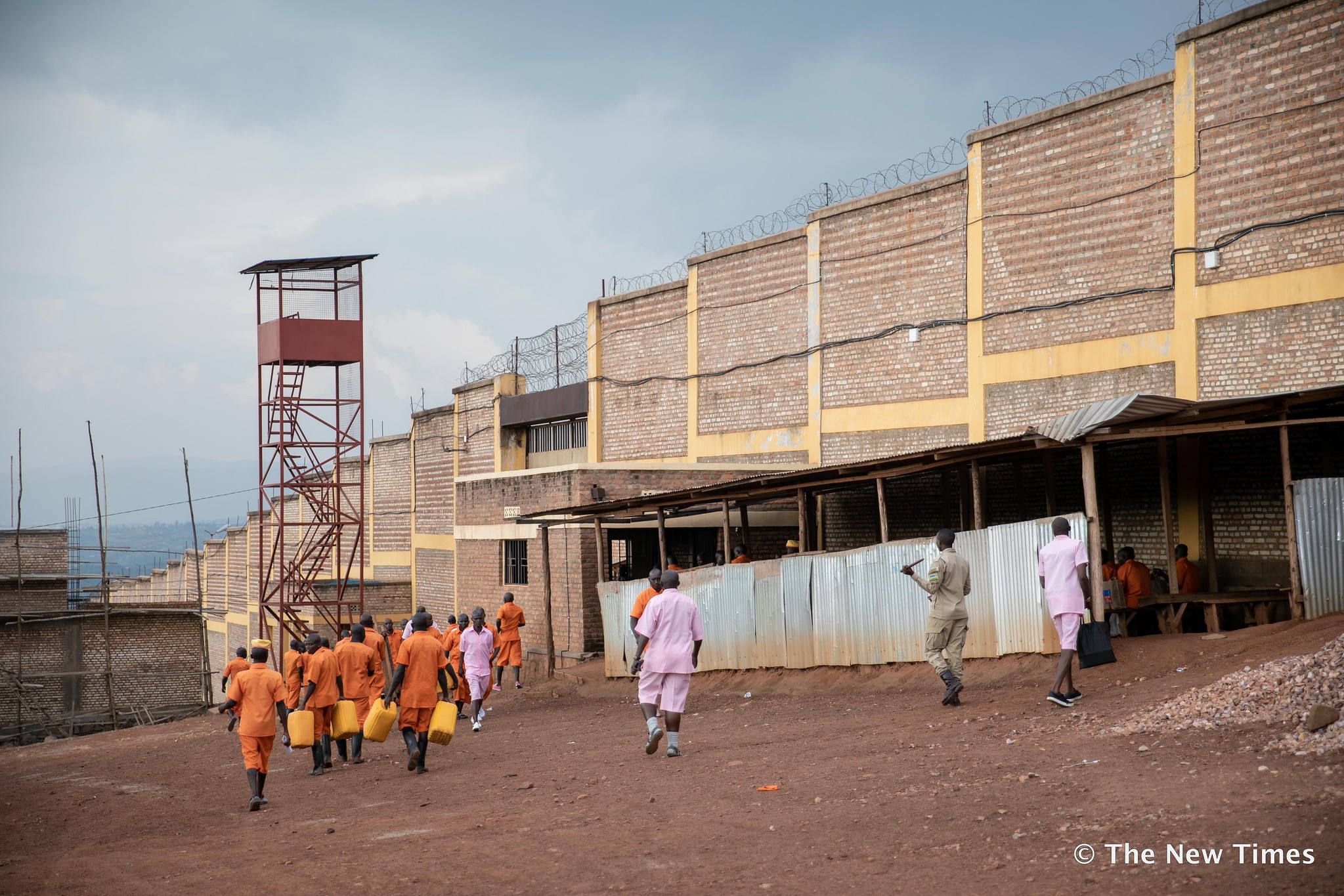 Genocide suspect Vincent Murekezi speaks to The New Times from Nyarugenge Prison in Mageragere on Friday. 