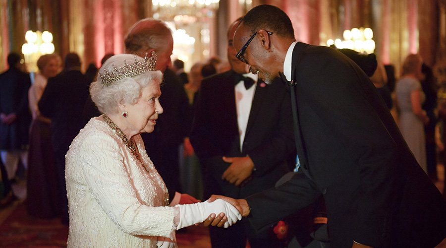 President Kagame greets Queen Elizabeth II during the Commonwealth Heads of Government Meeting in London on April 19, 2018. 