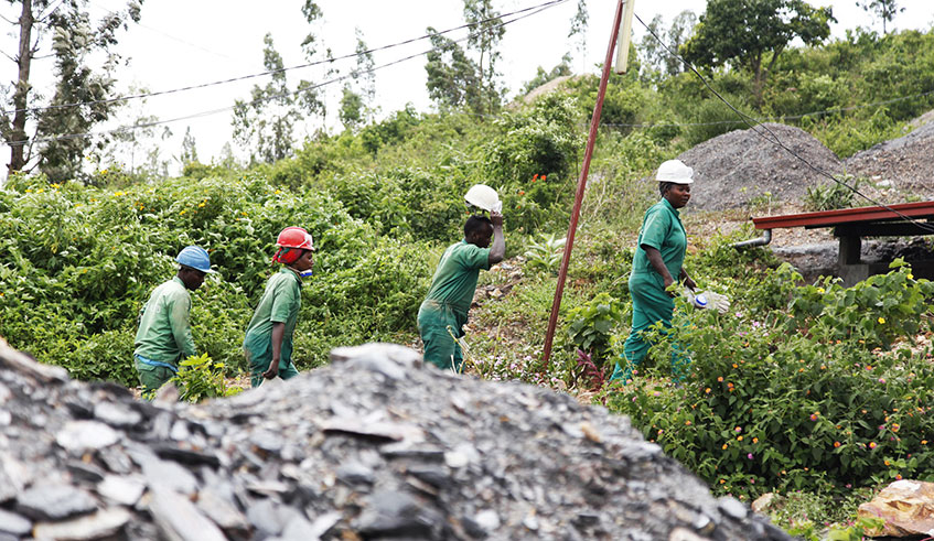 Workers at Mageragere mining site in Kigali. The Government has reviewed terms for mining companies. / Photo: Sam Ngendahimana.