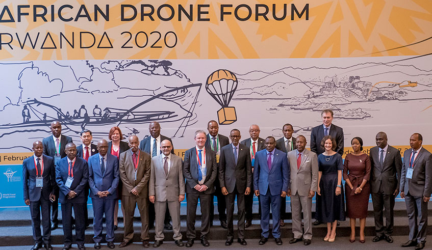 President Kagame is joined in a group photo by senior delegates at the ongoing Africa Drone Forum at Kigali Convention Centre. The forum has brought together over 600 delegates and among the highlights is an exhibition where the latest drone technology is being showcased by global players in the industry. / Village Urugwiro. 