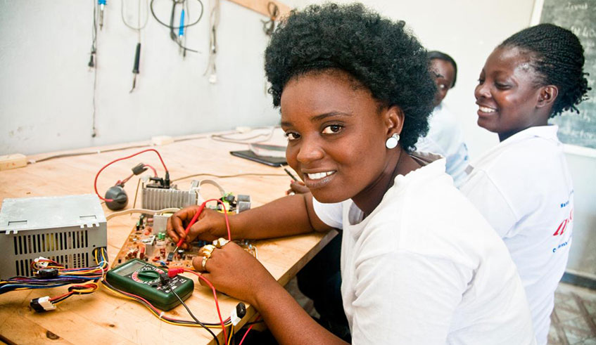 Mentors should empower girls so that they do not shy away from STEM fields. / Net photo