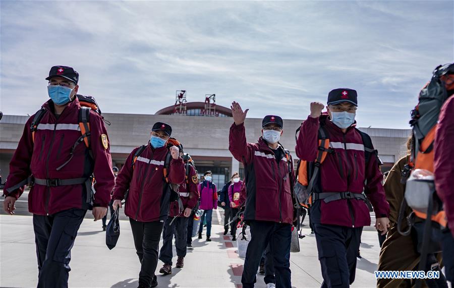 Medical team members prepare to leave for Xianning City of Hubei Province at Changshui International Airport in Kunming, capital of southwest China's Yunnan Province, Feb. 12, 2020. A medical team comprised of some 350 medical members left for Xianning City of Hubei Province on Wednesday. It's the third medical team sent from Yunnan to aid the novel coronavirus control efforts in Hubei. 