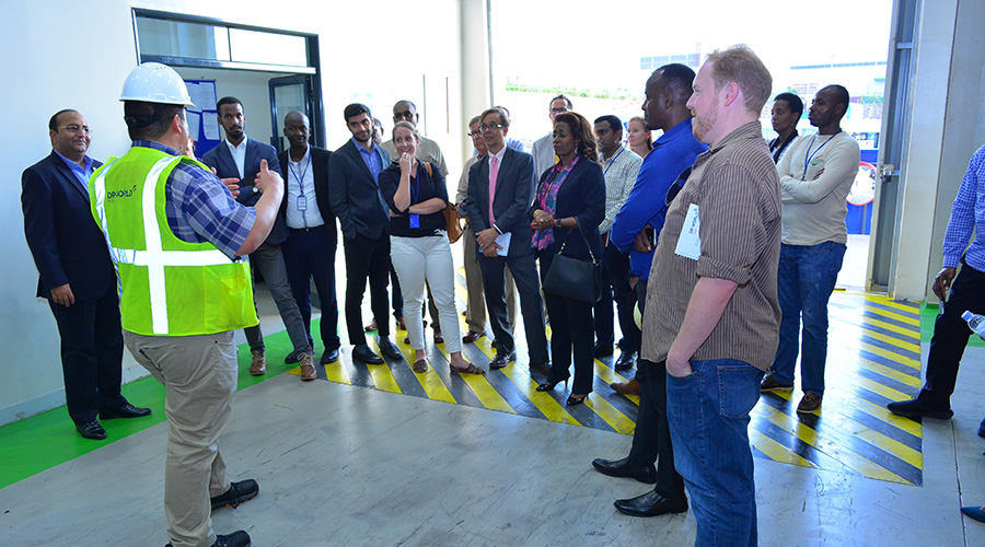 Chief Operating Officer of DP World explains to the delegates how warehouses operate.