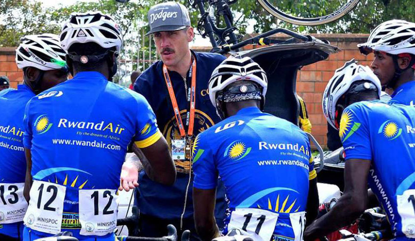 Head coach Sterling Magnell briefs his Team Rwanda riders during the 2018 African Continental Road Championships in Kigali. / File photo. 