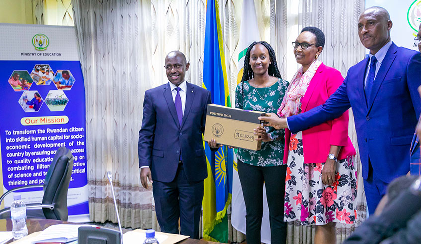 In Arts, Sheila Teta (2nd left), who studied History, Economics and Literature at Riviera High School was the best female candidate. / Photo: Emmanuel Kwizera.