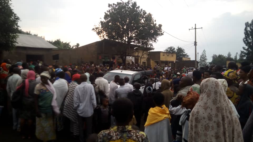 Residents turned up to witness the arrest of the 64-year-old man who allegedly defiled three kids in Rubavu District. Courtesy 