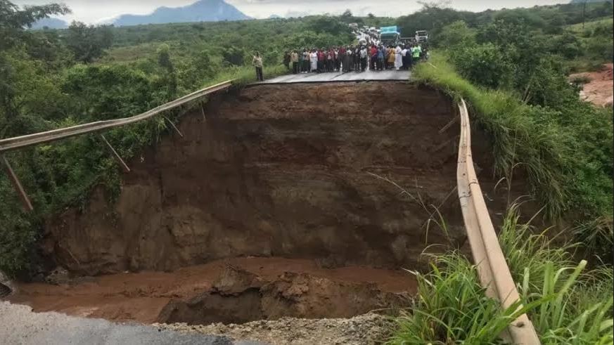 Transport operations have resumed on the Morogoro-Dodoma highway bridge which collapsed due to heavy rains on Monday. Net
