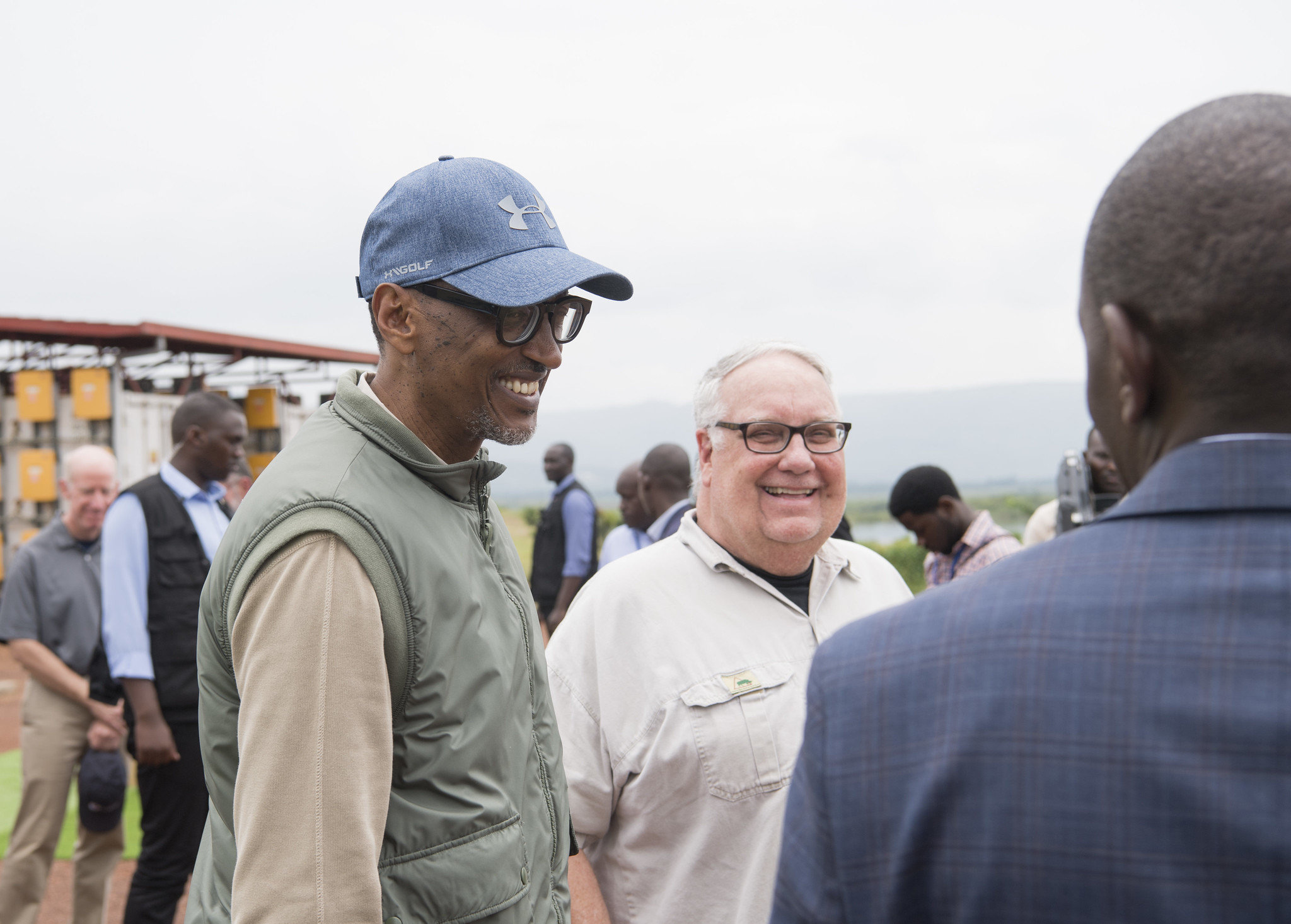 President Paul Kagame during the inauguration of the Nasho solar-powered irrigation project in Kirehe District on Wednesday. The President is flanked by American philanthropist Howard Buffett, Agriculture and Animal Resources minister Geraldine Mukeshimana (2nd left) and Eastern Province governor Fred Mufulukye (left). The Howard Graham Buffett Foundation-backed US$39 million project is already having significant impact on the productivity of farmers in the area. / Village Urugwiro