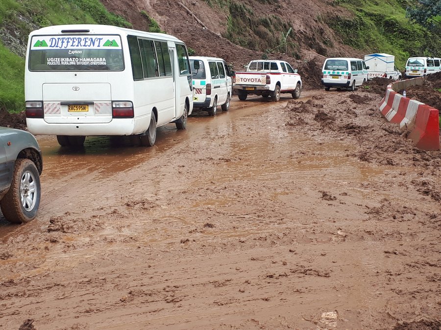 Travel for all vehicles has resumed after Musanze-Kigali Highway was blocked by landslides. The road reopened after intervention by NPD. / Courtesy photos 
