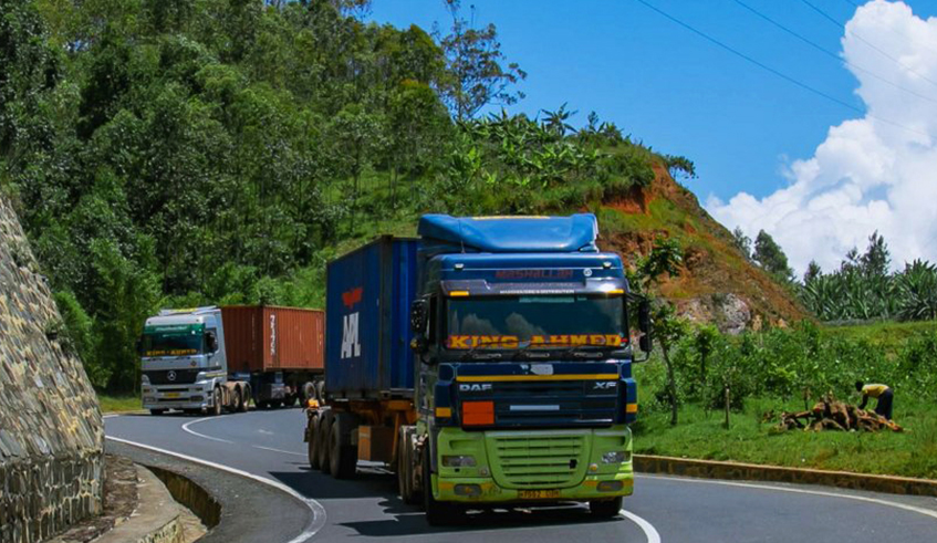 Cross-border cargo trucks from Tanzania enter the Rwandan territory. / Photo:  Sam Ngendahimana.