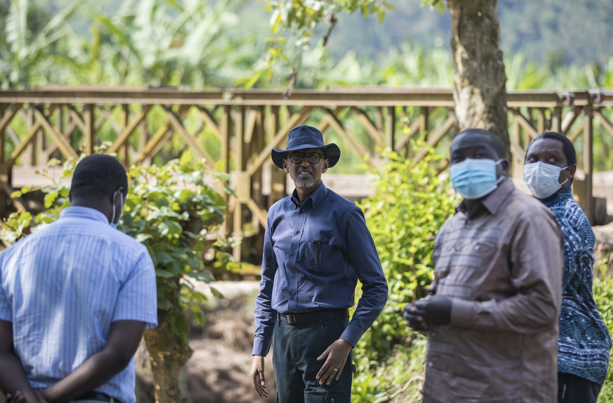 President Kagame alongside Ministers of Infrastructure and Local Government Claver Gatete, Anastase Shyaka respectively and Northern Province Governor Jean-Marie Vianney Gatabazi tour flooded areas in Nyabihu District. / Village Urugwiro