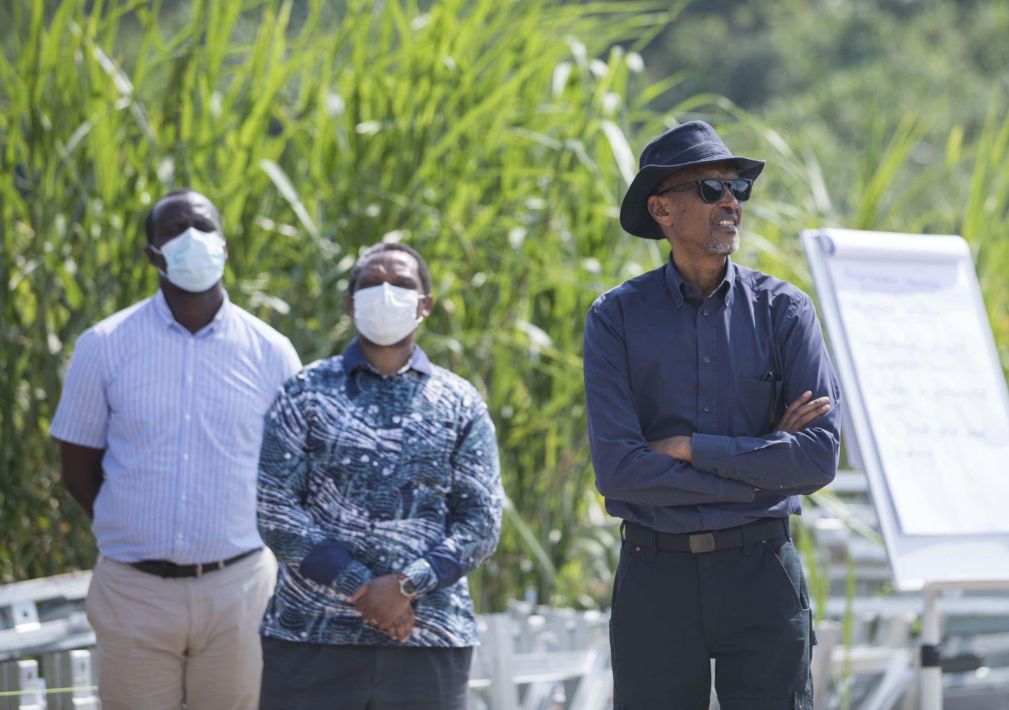 President Kagame alongside Ministers of Infrastructure and Local Government Claver Gatete, Anastase Shyaka respectively and Northern Province Governor Jean-Marie Vianney Gatabazi tour flooded areas in Nyabihu District. / Village Urugwiro