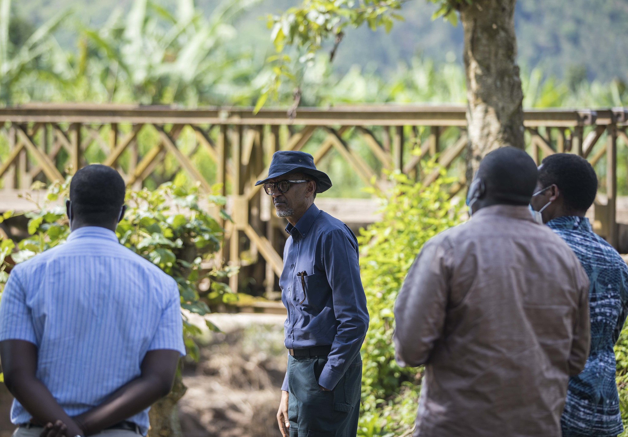 President Kagame alongside Ministers of Infrastructure and Local Government Claver Gatete, Anastase Shyaka respectively and Northern Province Governor Jean-Marie Vianney Gatabazi tour flooded areas in Nyabihu District. / Village Urugwiro