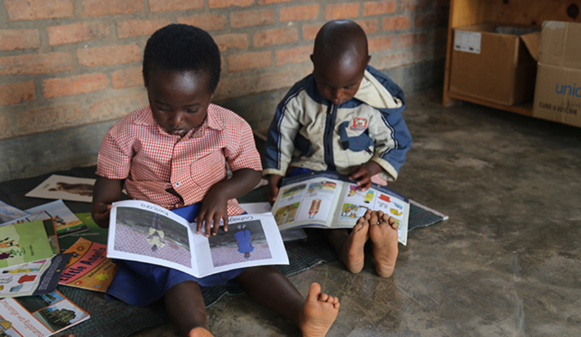 A study has indicated that low level of education and illiteracy of parents is the main barrier against parental involvement in child education. / Net photo.