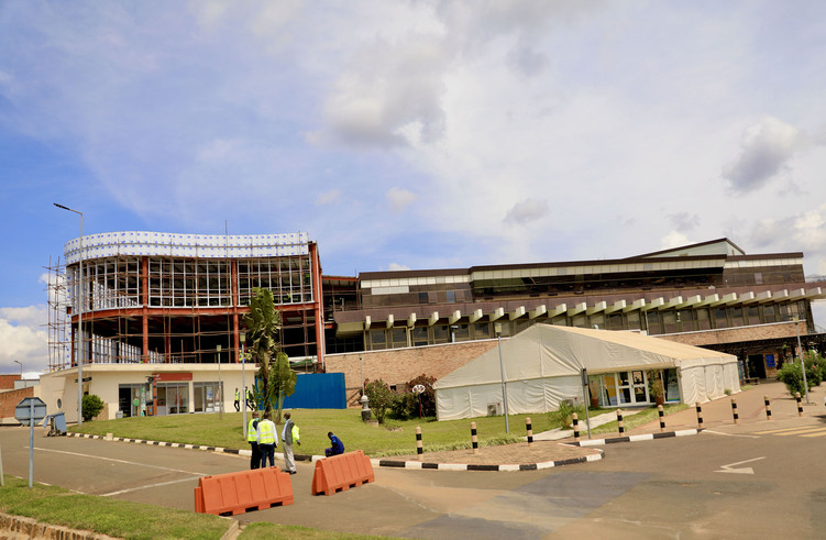 The airport will also get a new service road which stretches 3.3 kilometres and it is expected to minimize disruptions or risks that may arise on ground. / Photo: Olivier Mugwiza.