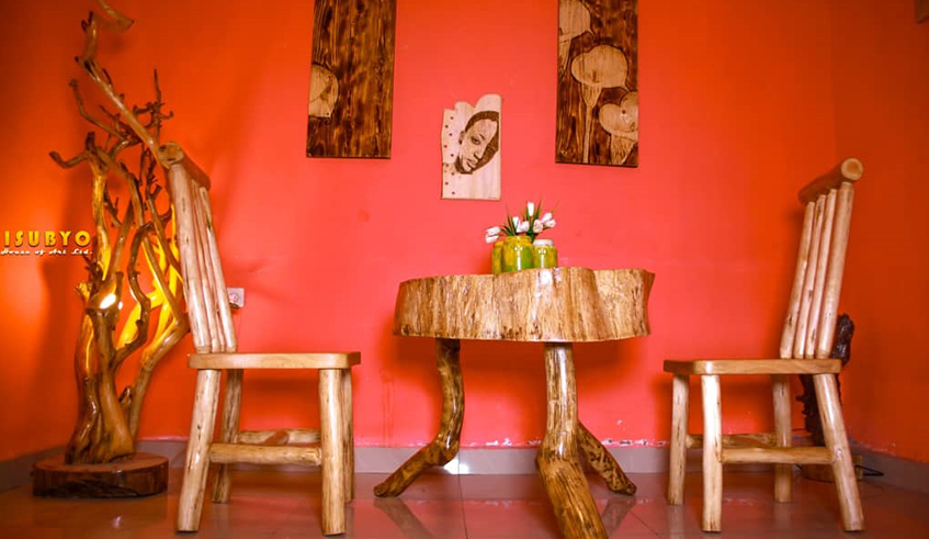 The artisan ensures maximisation of the woodâ€™s value and strength.