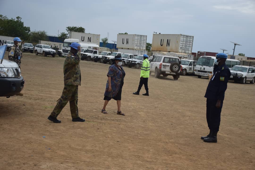 Ms Hazel De Wet, the Head of UNMISS Field Office flanked by Brig. Gen. Johnson Kofi Akou-Adjei, the Sector Commander UNMISS visiting the RWFPU-1 Base Camp.  They were received by the contingent commander, SSP Fabien Musinguzi.