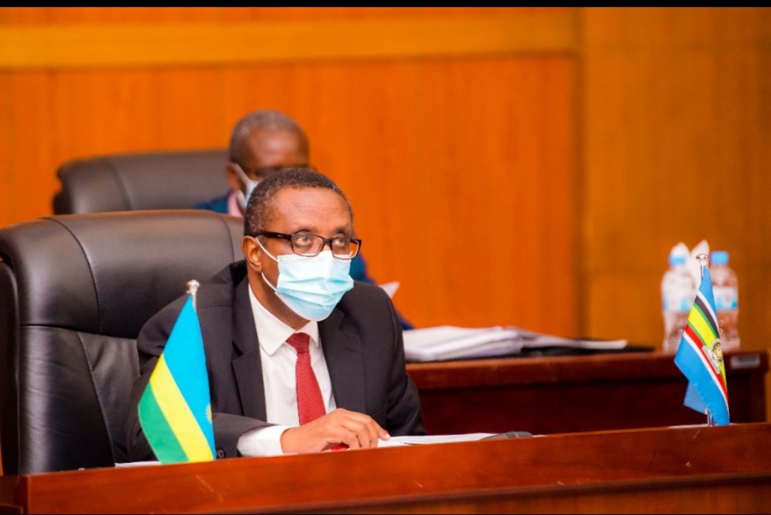 Minister of Foreign Affairs Dr Vincent Biruta follows a virtual meeting of senior government officials from Rwanda and Uganda in Kigali on 4 June 2020 (Courtesy) 