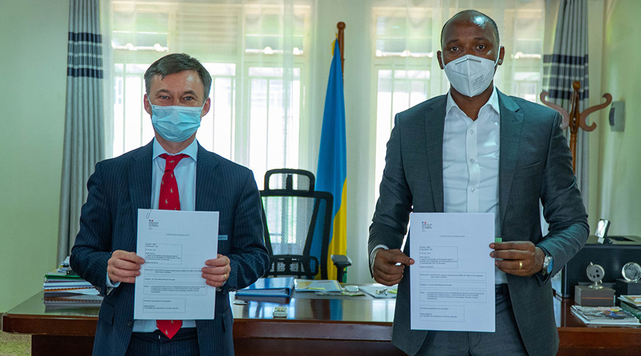 Jeremie Blin, the Chargu00e9 d' Affaires in the French Embassy in Rwanda and u00a0Dr. Sabin Nsanzimana, Director General of Rwanda Biomedical Centre. 