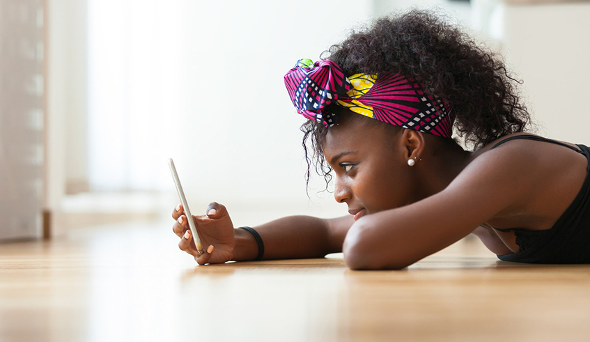 Youngsters should be mentored to use social media in a productive way. / Net photo.