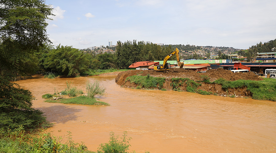 Excavator machine during the extension of Mpazi drainage in Nyabugogo. 