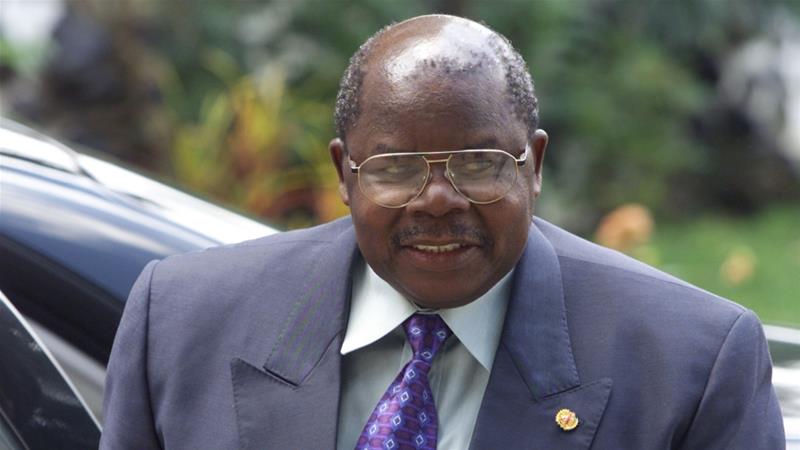 Benjamin Mkapa during Burundi peace talks in Arusha on February 26, 2001. 