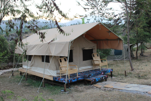 There is a big number of tents at Red Rocks, all affordable prices.