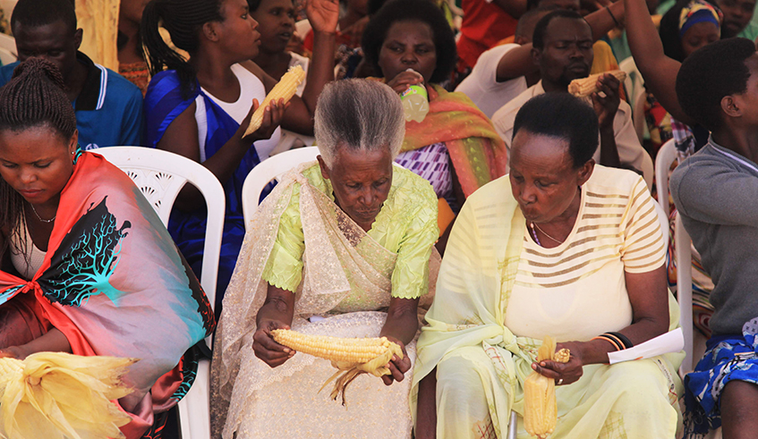 Nyanza District residents eat maize during Umuganura celebration in 2019. / Photo: Sam Ngendahimana.