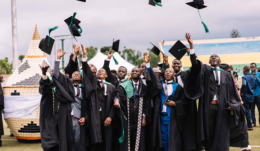 University of Rwanda students during a previous graduation ceremony. / Net photo.