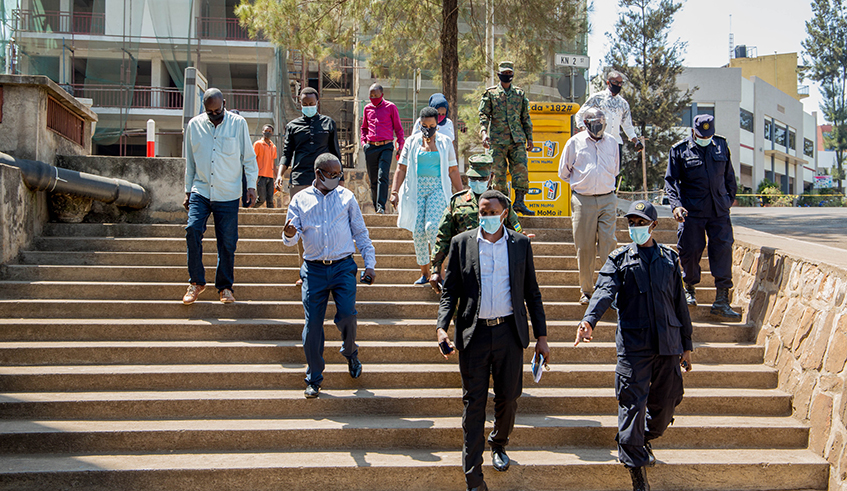 A large delegation from Nyarugenge District, the City of Kigali and the Police toured Nyarugenge City Market Wednesday to inspect new Covid-19 preventive measures. A large delegation from Nyarugenge District, the City of Kigali and the Police toured Nyarugenge City Market Wednesday to inspect new Covid-19 preventive measures.