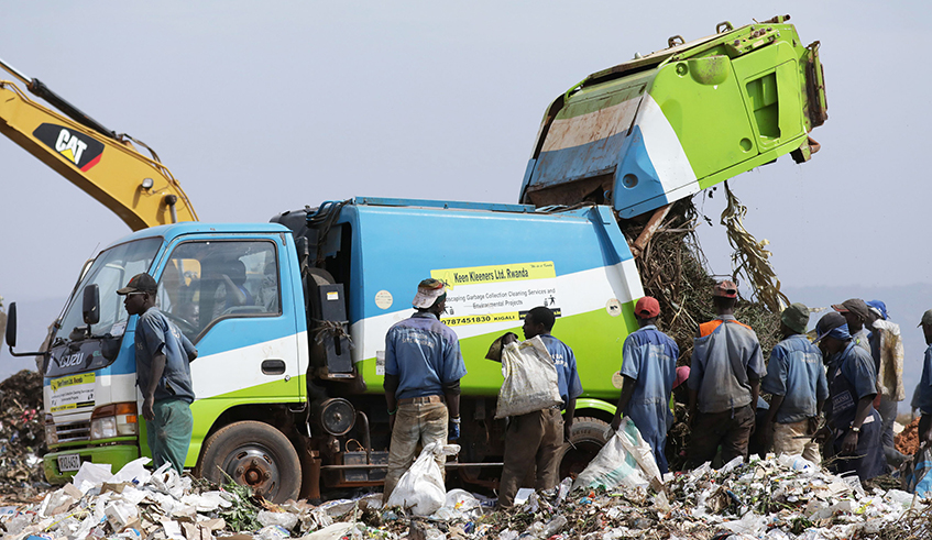 Workers sort garbage at Nduba landfill in Gasabo District. / Photo: File.